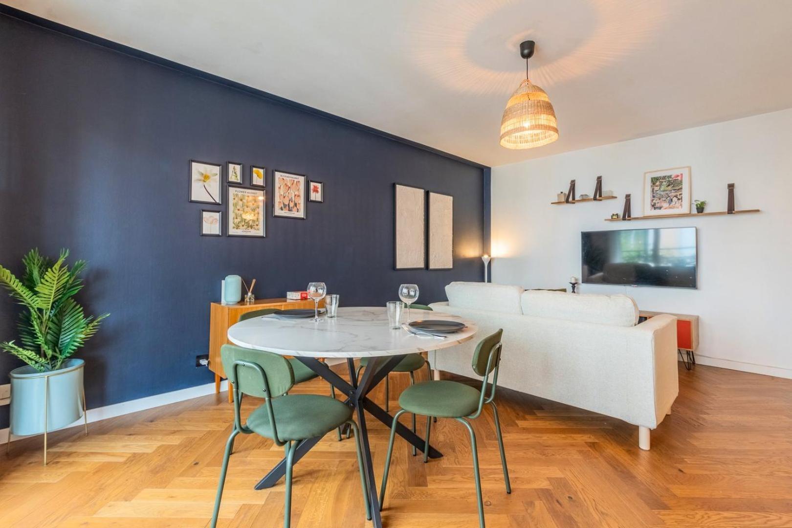 Bel Bien Situe Avec Balcon Et Parking Apartamento *
