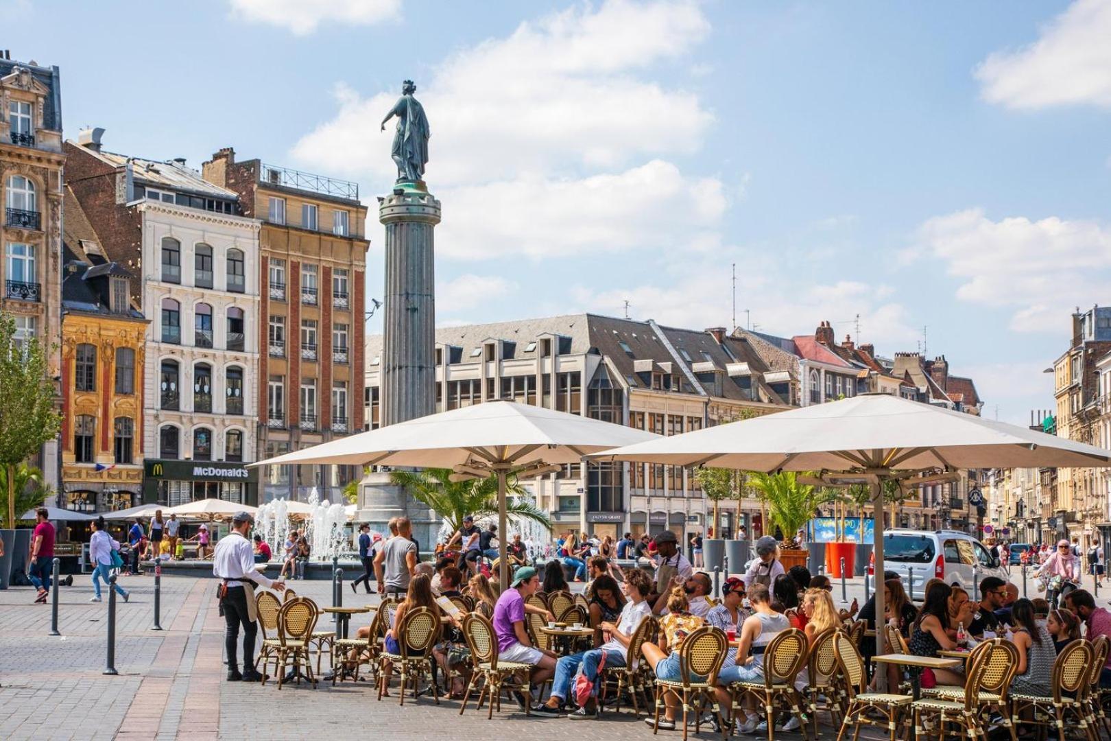 Bel Bien Situe Avec Balcon Et Parking Apartamento Lila